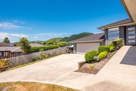 Photo of property in 6 Lambert Way, Paraparaumu, 5032