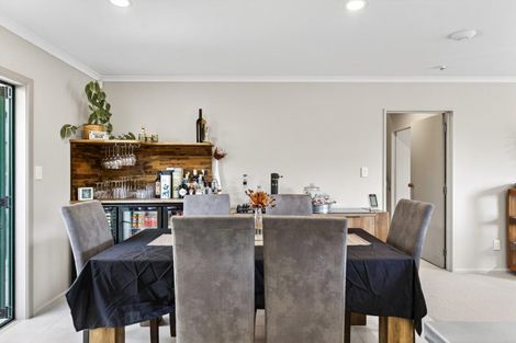 Photo of property in 16 Awarua Crescent, Havelock North, 4130