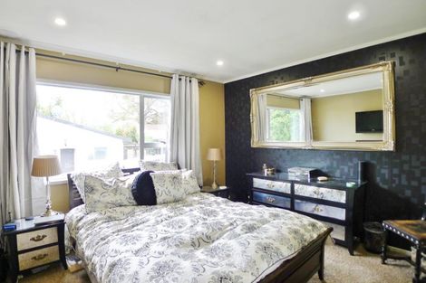 Photo of property in 2/5 Hellyers Street, Birkdale, Auckland, 0626