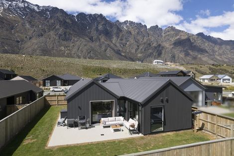 Photo of property in 38 Muster Road, Jacks Point, 9371