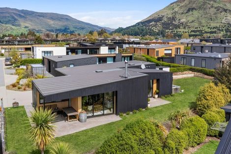 Photo of property in 26 Stackbrae Avenue, Wanaka, 9305