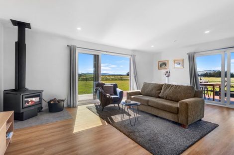 Photo of property in 86 Racecourse Road, Amberley, 7482