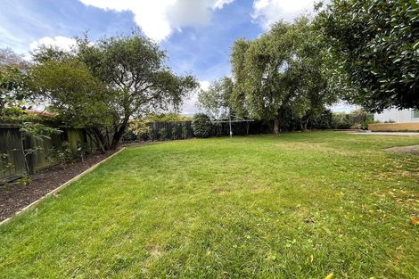 Photo of property in Peninsula Primary School, 61 Wharf Road, Te Atatu Peninsula, Auckland, 0610