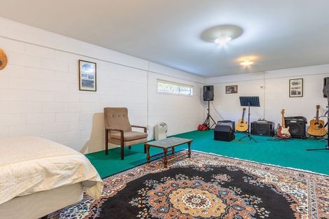 Photo of property in 10 Rosebank Grove, Waikanae, 5036