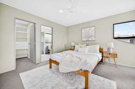 Photo of property in 1/70b Carlisle Road, Browns Bay, Auckland, 0632