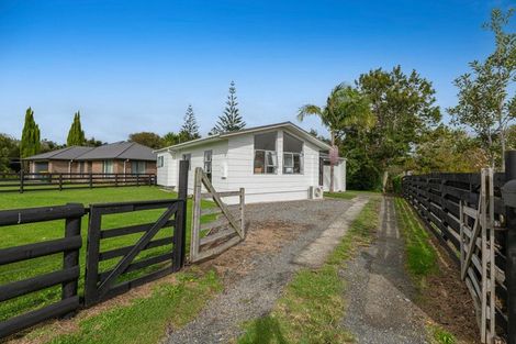 Photo of property in 129 Awaroa Road, Helensville, 0800