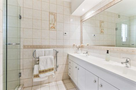 Photo of property in 9 Braemar Road, Castor Bay, Auckland, 0620