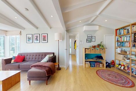 Photo of property in 103 Houghton Bay Road, Houghton Bay, Wellington, 6023