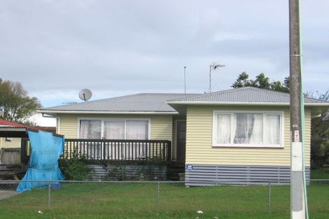 Photo of property in 9 Larnoch Road, Henderson, Auckland, 0610