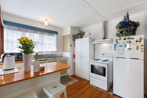 Photo of property in 38 Hand Road, Helensville, 0800