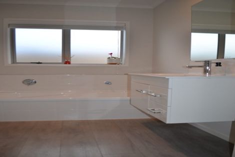 Photo of property in 16 Naeo Close, Papamoa Beach, Papamoa, 3118