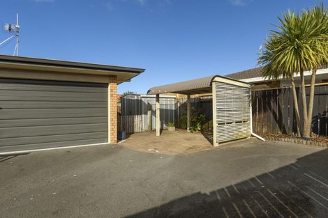 Photo of property in 1 The Green, Mount Maunganui, 3116