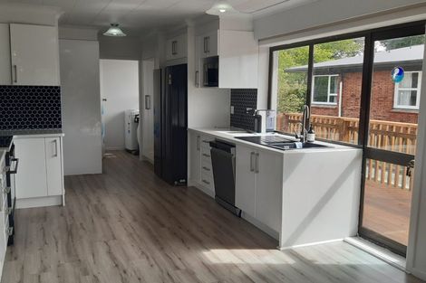 Photo of property in 9 Tirita Street, Kawaha Point, Rotorua, 3010