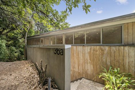 Photo of property in 36a Fortification Road, Karaka Bays, Wellington, 6022