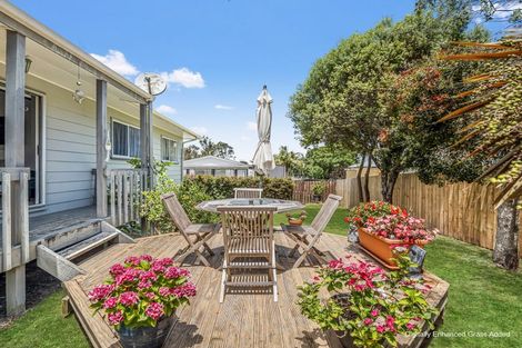 Photo of property in 3 Buisson Glade, West Harbour, Auckland, 0618