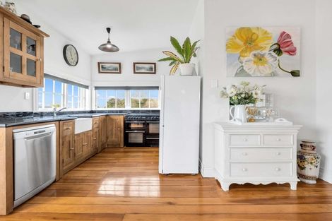 Photo of property in 43 Colombo Road, Waiuku, 2123