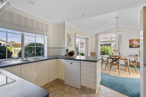 Photo of property in 3 Claridge Place, Taradale, Napier, 4112