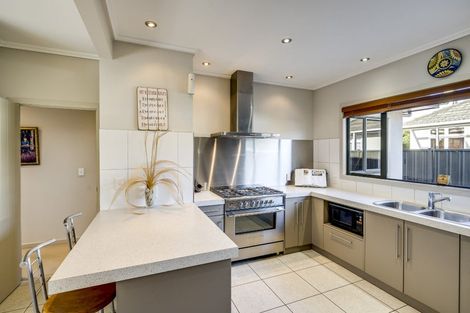 Photo of property in 15a Harpham Street, Taradale, Napier, 4112