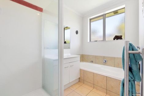 Photo of property in 7 Ranch Place, Pukekohe, 2120