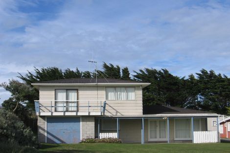 Photo of property in 24 Mack Street, Foxton Beach, Foxton, 4815