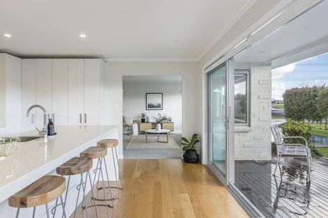 Photo of property in 97 Kaipara Portage Road, Riverhead, 0820