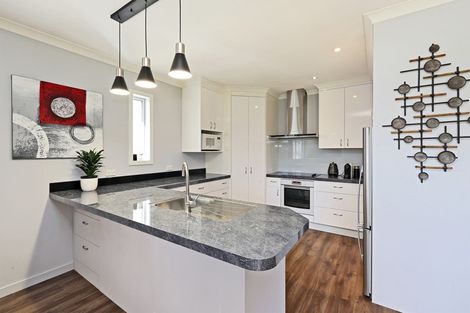 Photo of property in 16 Milford Place, Poraiti, Napier, 4112