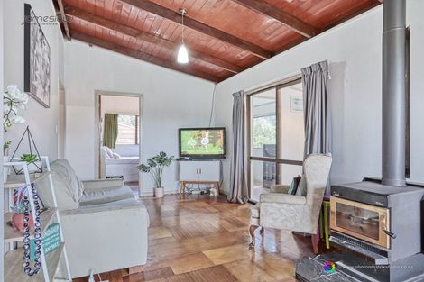 Photo of property in 1/3 Flavia Close, Torbay, Auckland, 0630