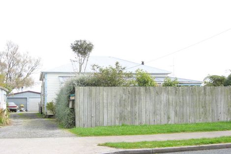 Photo of property in 18 Standish Street, Inglewood, 4330