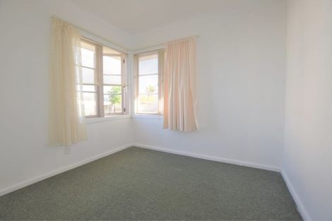 Photo of property in 6 Strid Road, Te Atatu South, Auckland, 0610