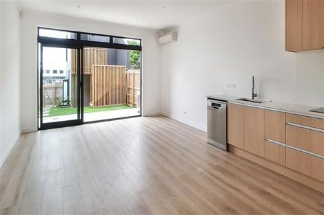 Photo of property in 9 Hudson Bay Road, Hobsonville, Auckland, 0616