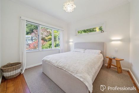 Photo of property in 31 Walter Road, Lowry Bay, Lower Hutt, 5013