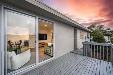 Photo of property in 24 Halloran Place, Massey, Auckland, 0614