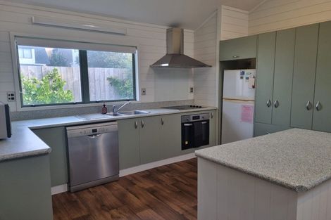 Photo of property in 18b Karewa Parade, Papamoa Beach, Papamoa, 3118