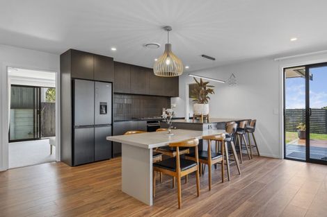 Photo of property in 40 Barrett Road, Whalers Gate, New Plymouth, 4310