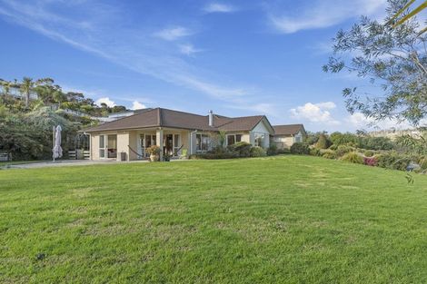 Photo of property in 15 Matheson Road, Red Beach, 0932