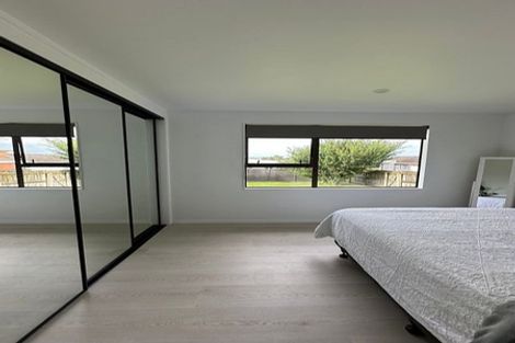 Photo of property in 2/57 Kiwi Esplanade, Mangere Bridge, Auckland, 2022