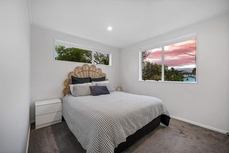 Photo of property in 24 Halloran Place, Massey, Auckland, 0614