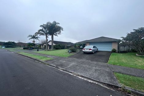 Photo of property in 17 Hillwell Drive, Henderson, Auckland, 0612