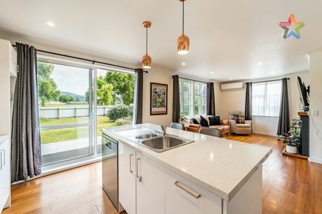 Photo of property in 55 Shearer Crescent, Naenae, Lower Hutt, 5011