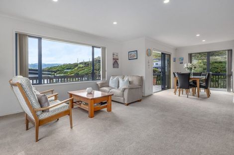 Photo of property in 17 Endeavour Drive, Whitby, Porirua, 5024
