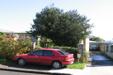 Photo of property in 15 Tindall Crescent, Otara, Auckland, 2023