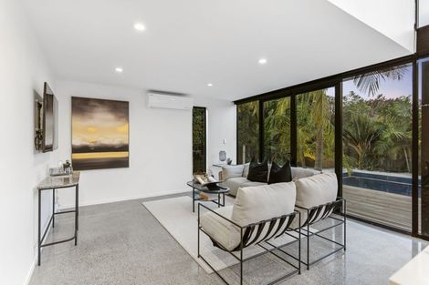 Photo of property in 4 Halyard Place, Te Atatu Peninsula, Auckland, 0610