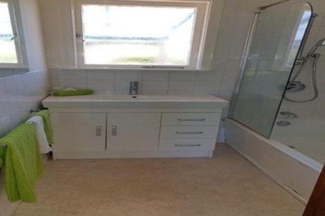 Photo of property in 54 Chippendale Crescent, Birkdale, Auckland, 0626