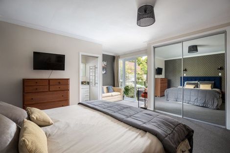 Photo of property in 10 Wallath Road, Westown, New Plymouth, 4310
