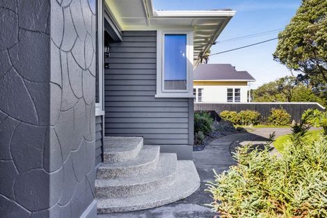 Photo of property in 5 Domett Street, Opunake, 4616