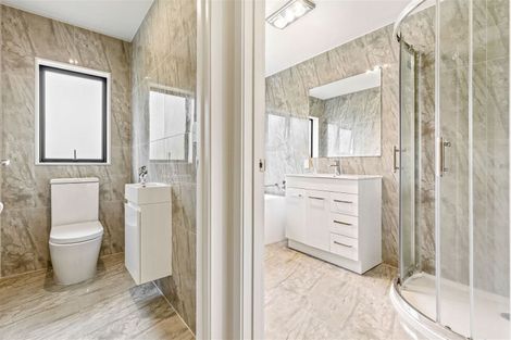 Photo of property in 206c Henderson Valley Road, Henderson, Auckland, 0612