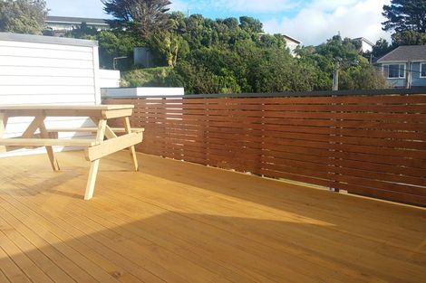 Photo of property in 104b Glanmire Road, Newlands, Wellington, 6037