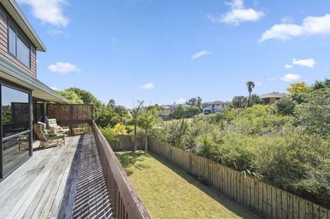 Photo of property in 93a Botany Road, Botany Downs, Auckland, 2010