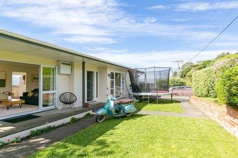 Photo of property in 73 View Road, Houghton Bay, Wellington, 6023