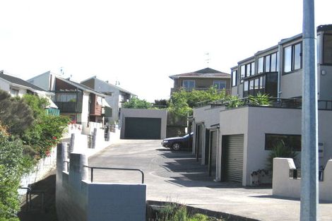 Photo of property in 2/6 City View Terrace, Birkenhead, Auckland, 0626